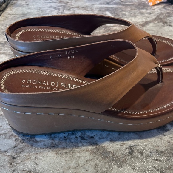 Donald J. Pliner Women's Brown Sandals - Picture 5 of 5